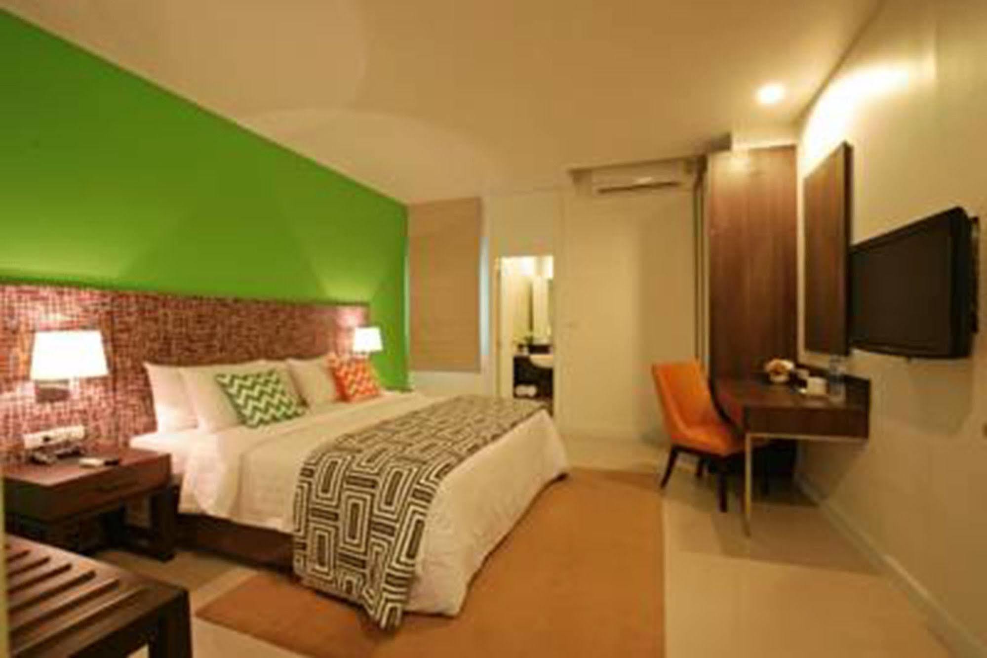 Legacy Hotel Bangkok Sukhumvit Exterior foto