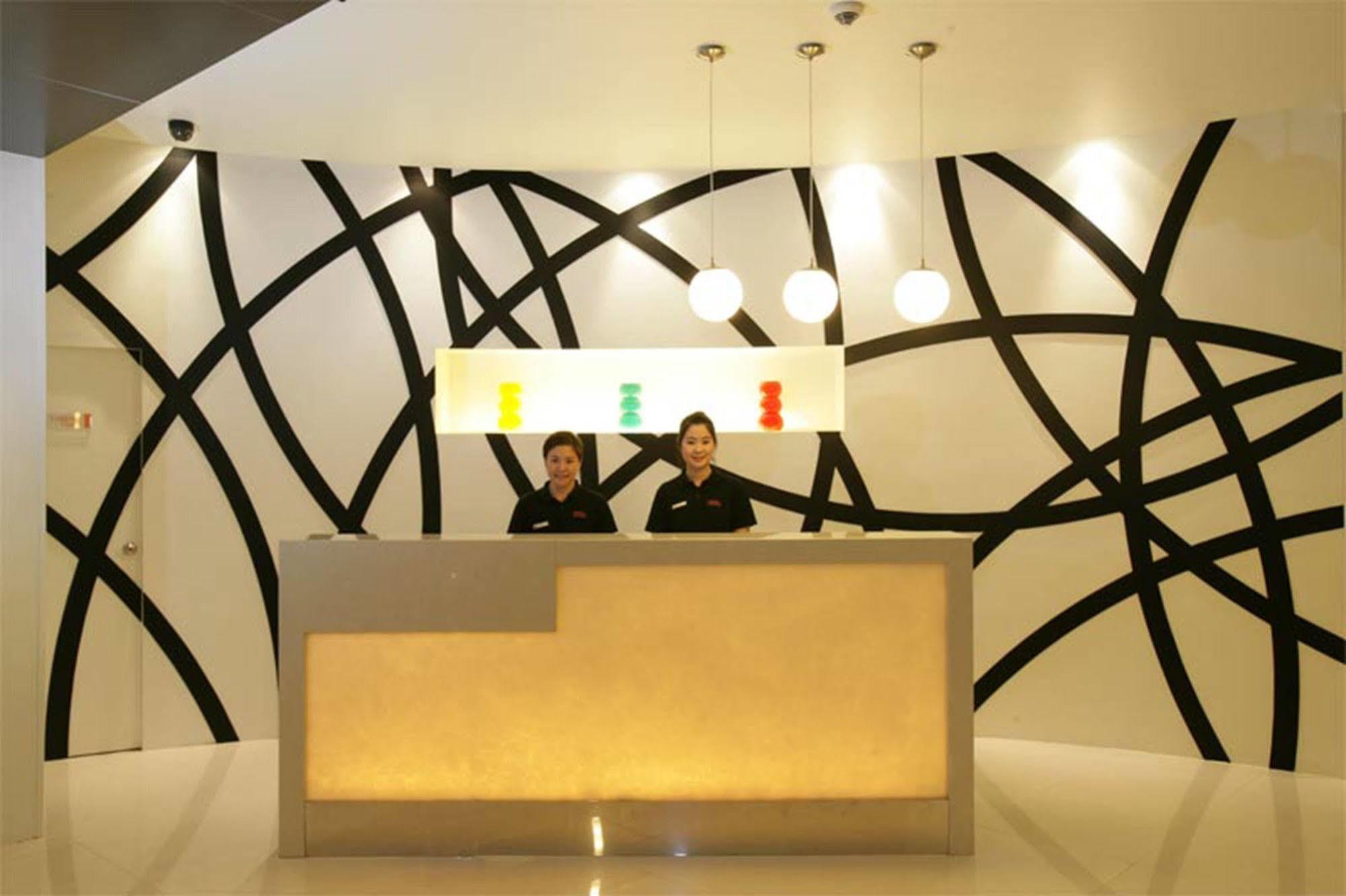 Legacy Hotel Bangkok Sukhumvit Exterior foto